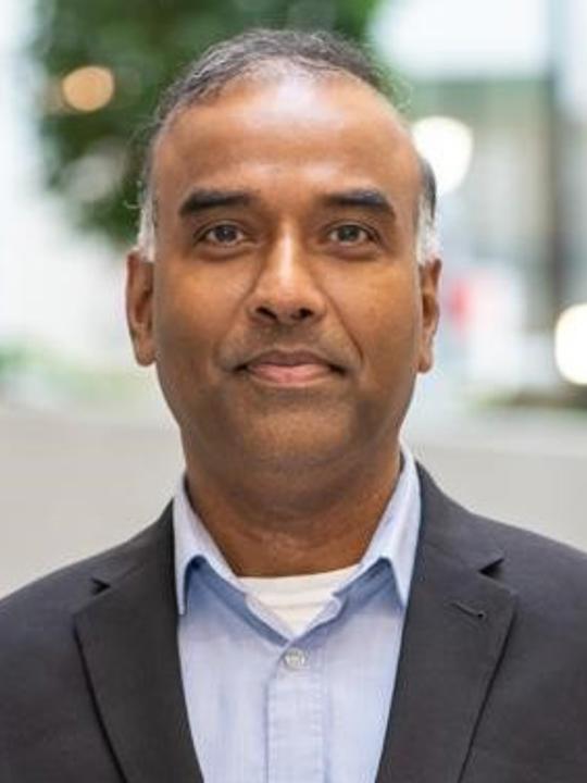 Satish Maduri Headshot