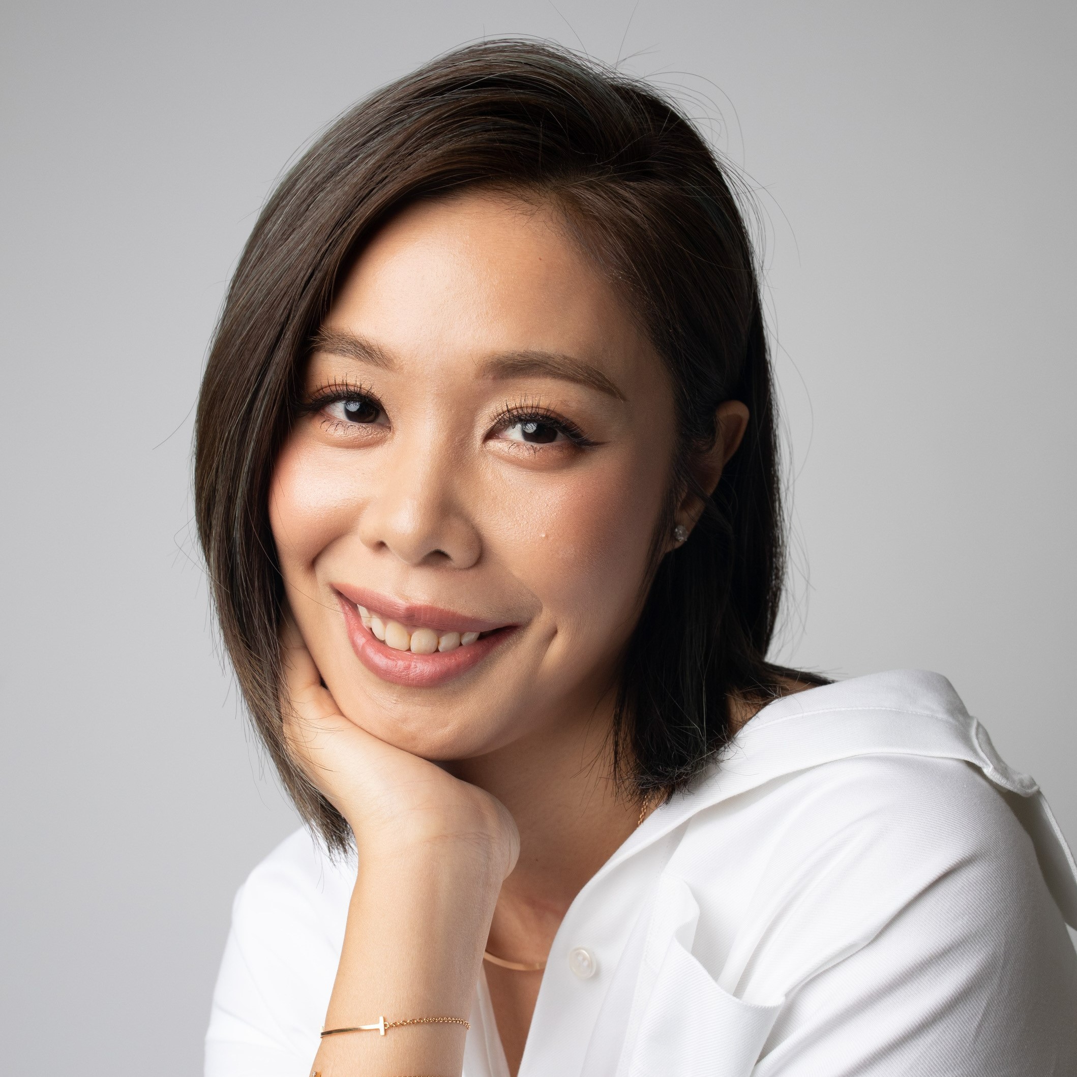 Annie Profile Picture Square (1)