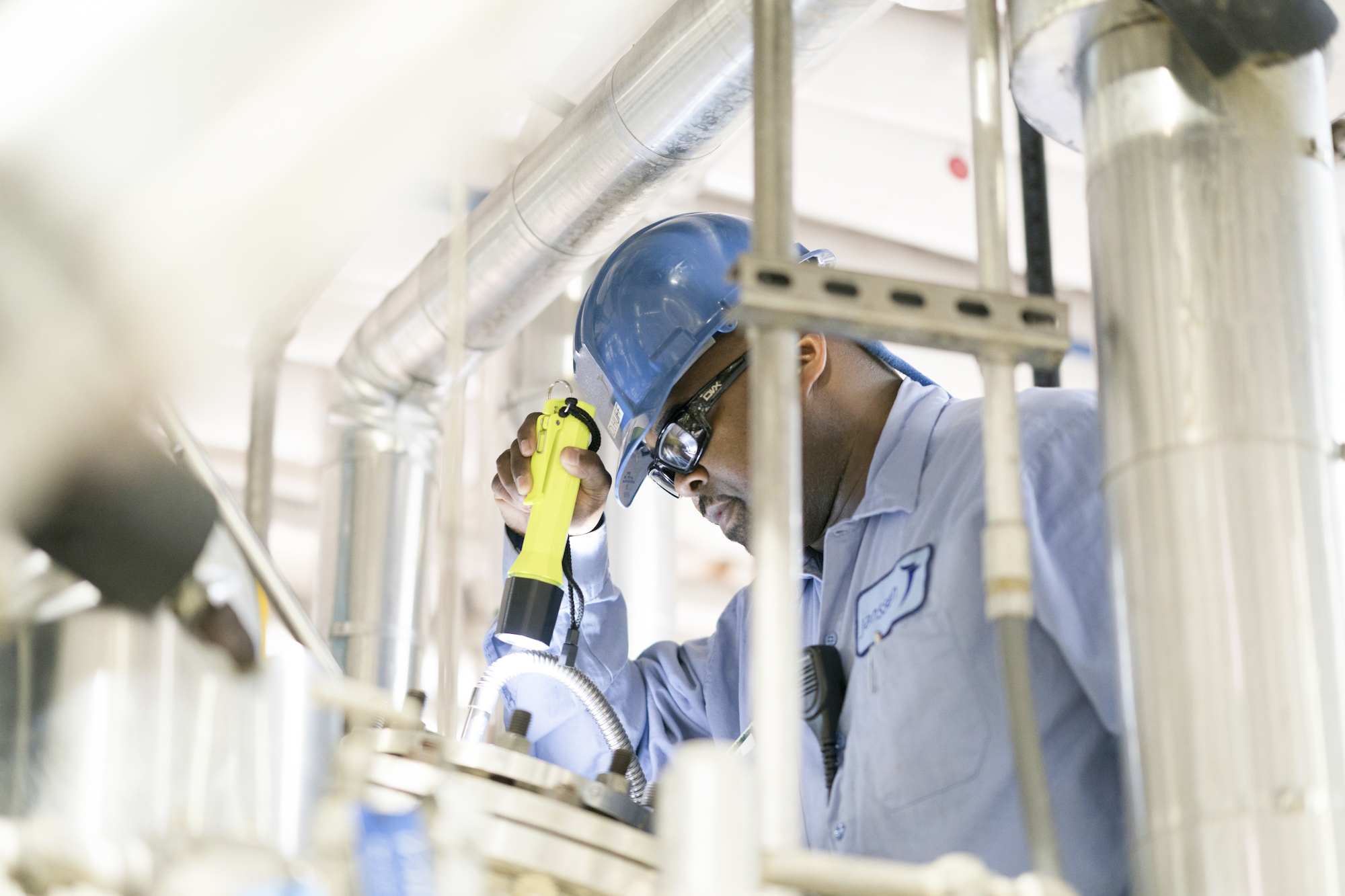 J&J employee working in a manufacturing setting