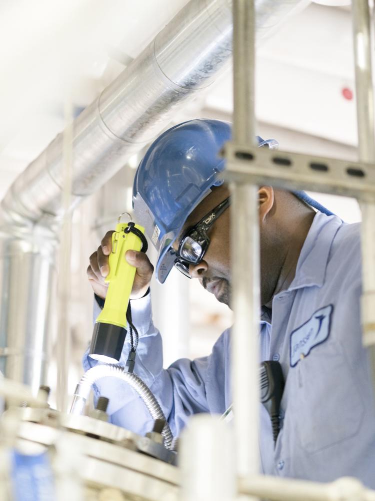 J&J employee working in a manufacturing setting